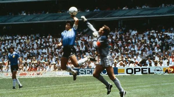 maradona-17021