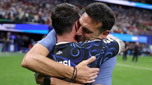 messi-scaloni-after-england-১৭০৩৫